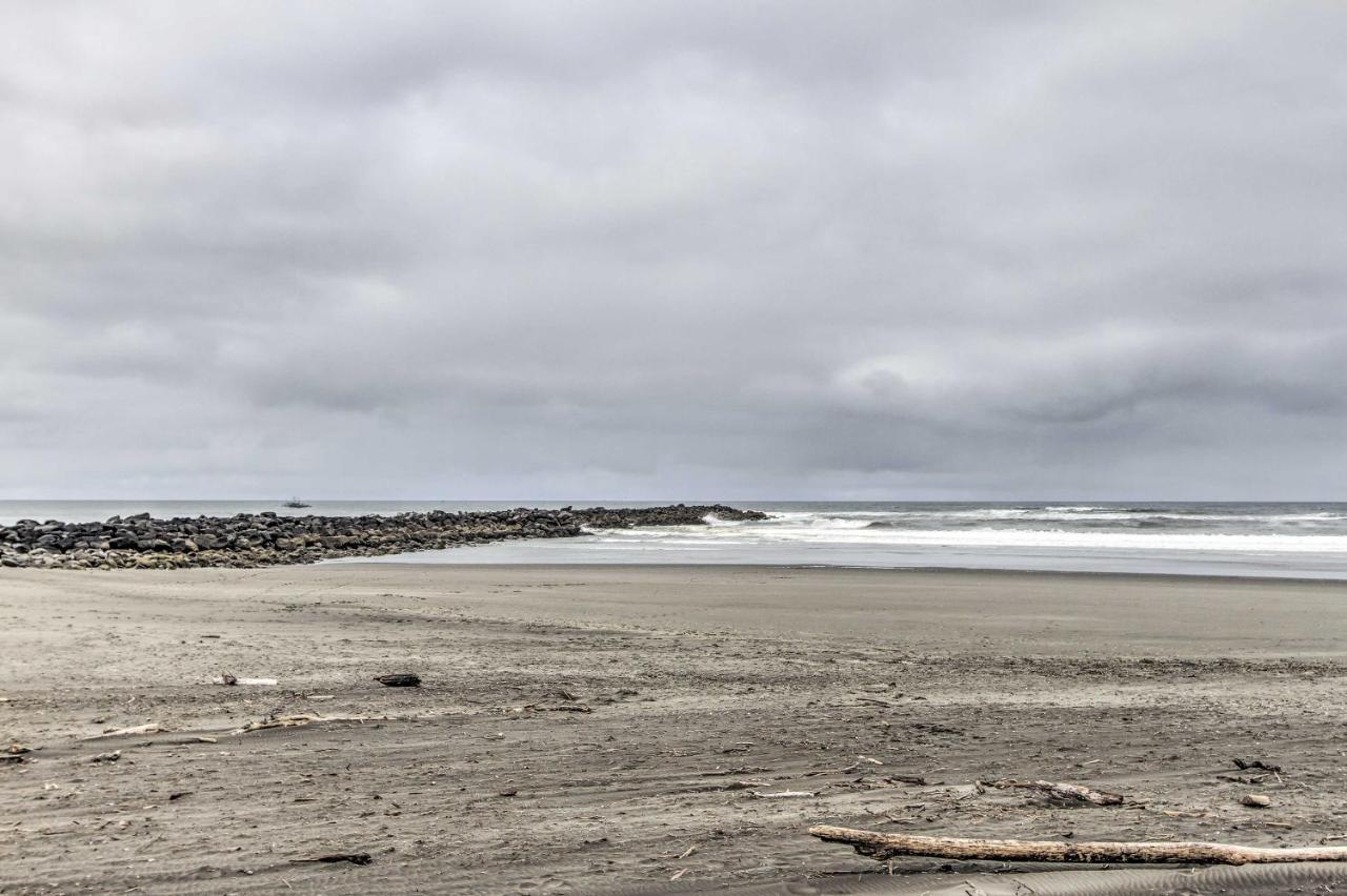 Ocean Shores House With Hot Tub - Walk To Beach Eksteriør bilde